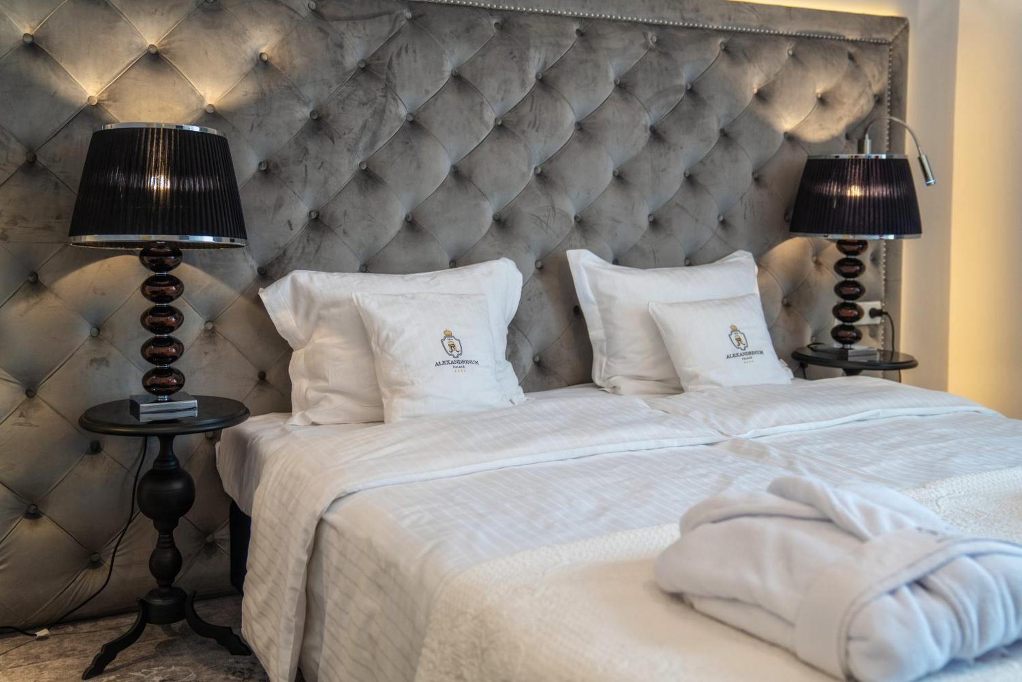 Hotel Palac Alexandrinum Krubki Buitenkant foto