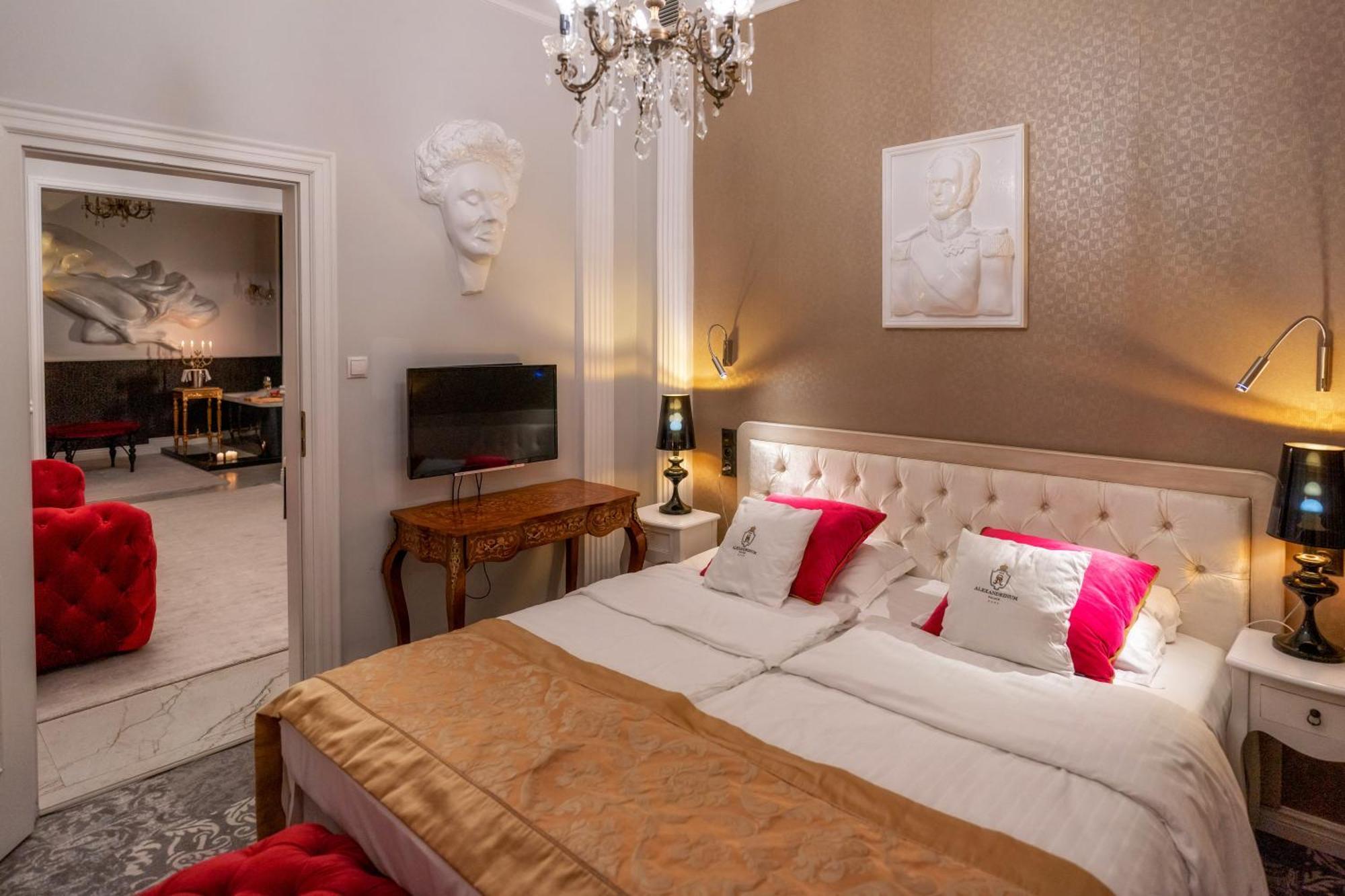 Hotel Palac Alexandrinum Krubki Buitenkant foto