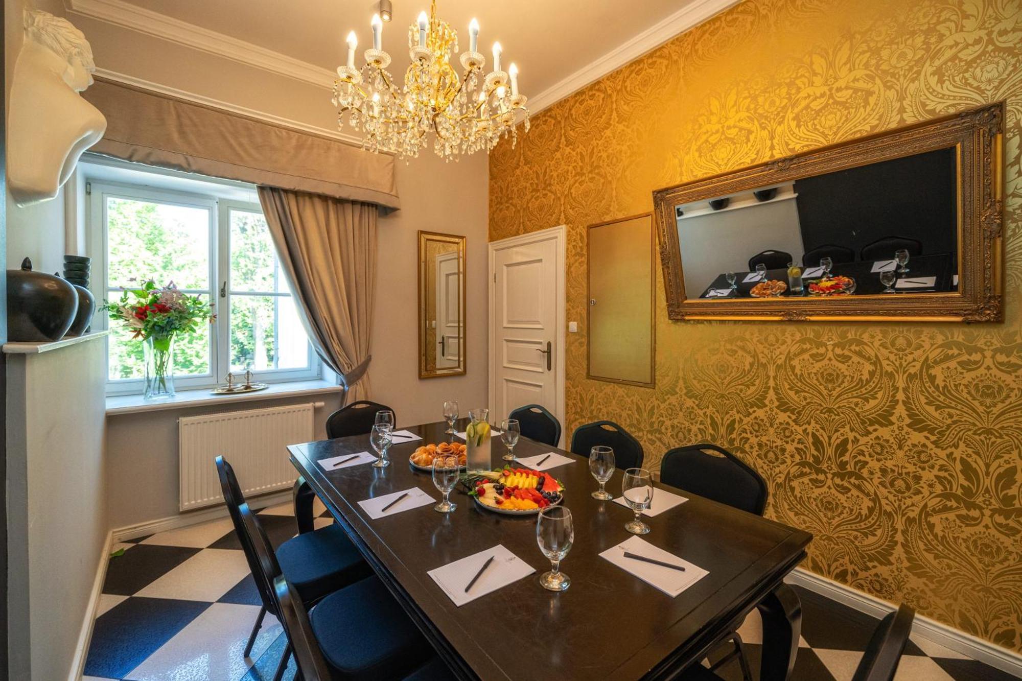 Hotel Palac Alexandrinum Krubki Buitenkant foto