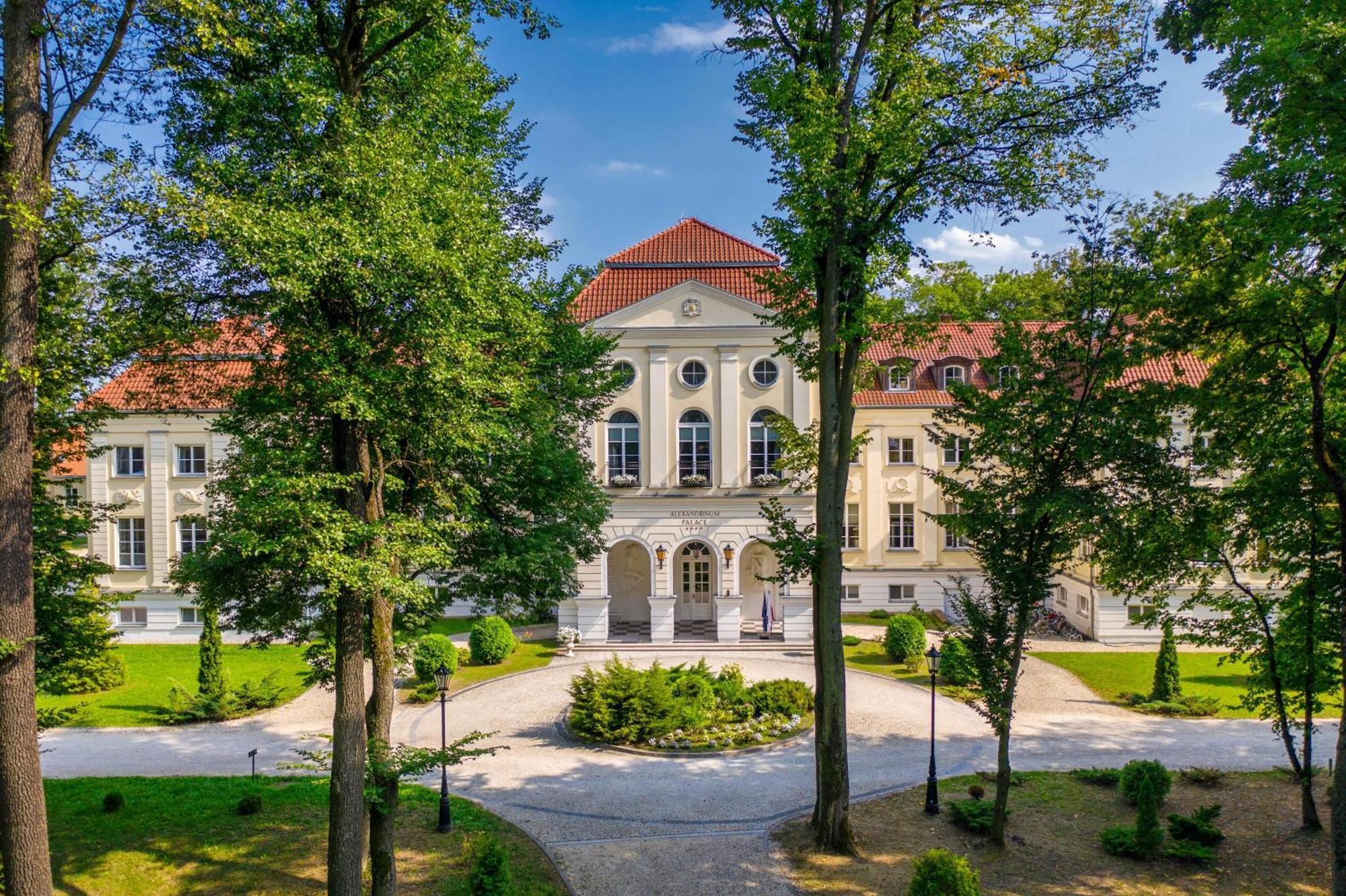 Hotel Palac Alexandrinum Krubki Buitenkant foto